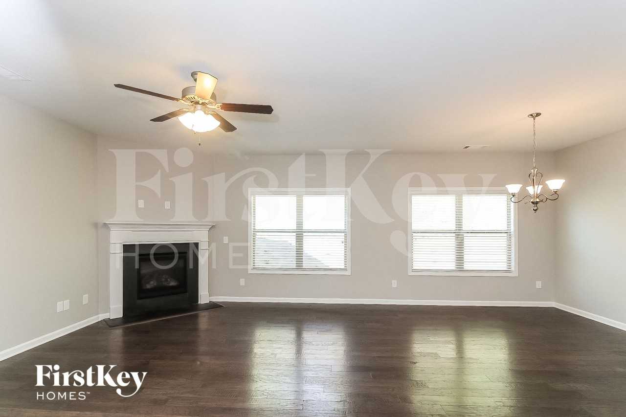 4930 Whisper Creek Ct - Photo 2 of 15