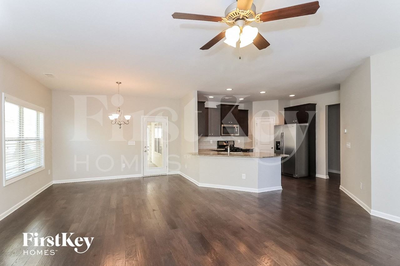 4930 Whisper Creek Ct - Photo 4 of 15