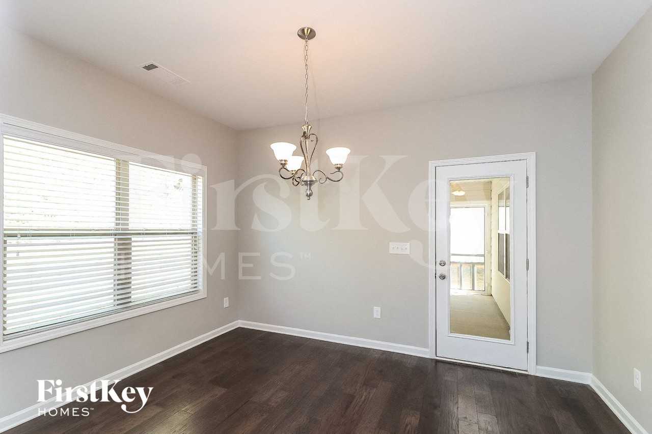 4930 Whisper Creek Ct - Photo 5 of 15