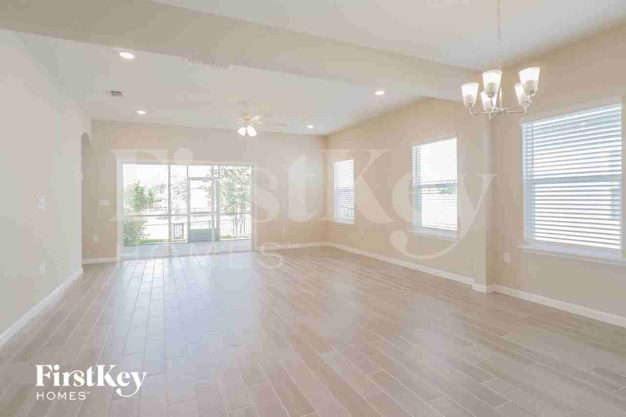 332 Stone Arbor Ln - Photo 4 of 16