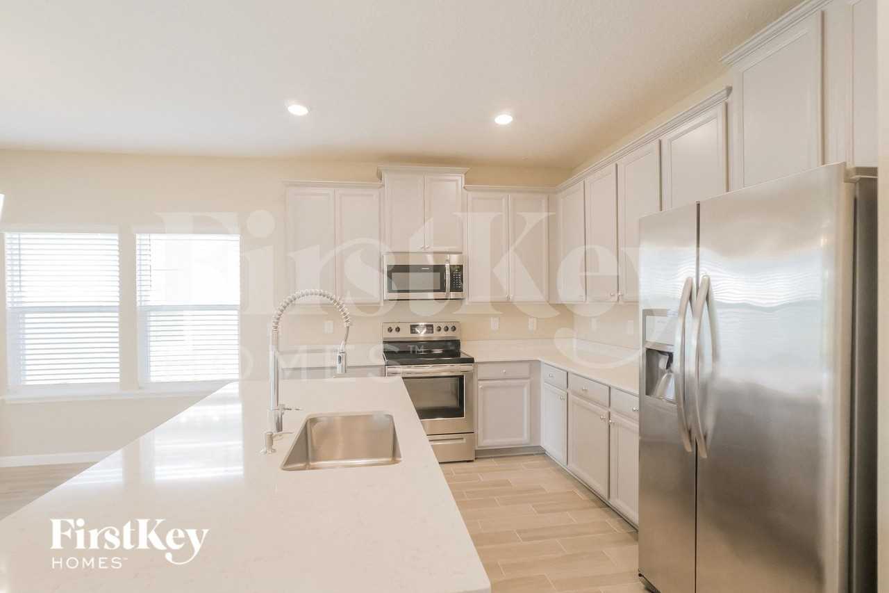 332 Stone Arbor Ln - Photo 5 of 16