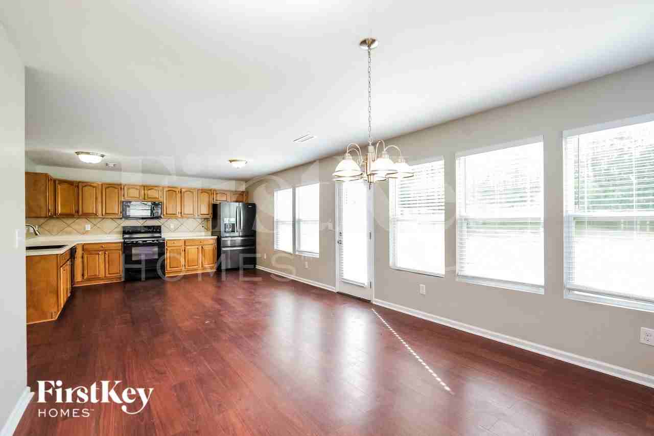 1425 Logan Patrick Ct - Photo 6 of 16