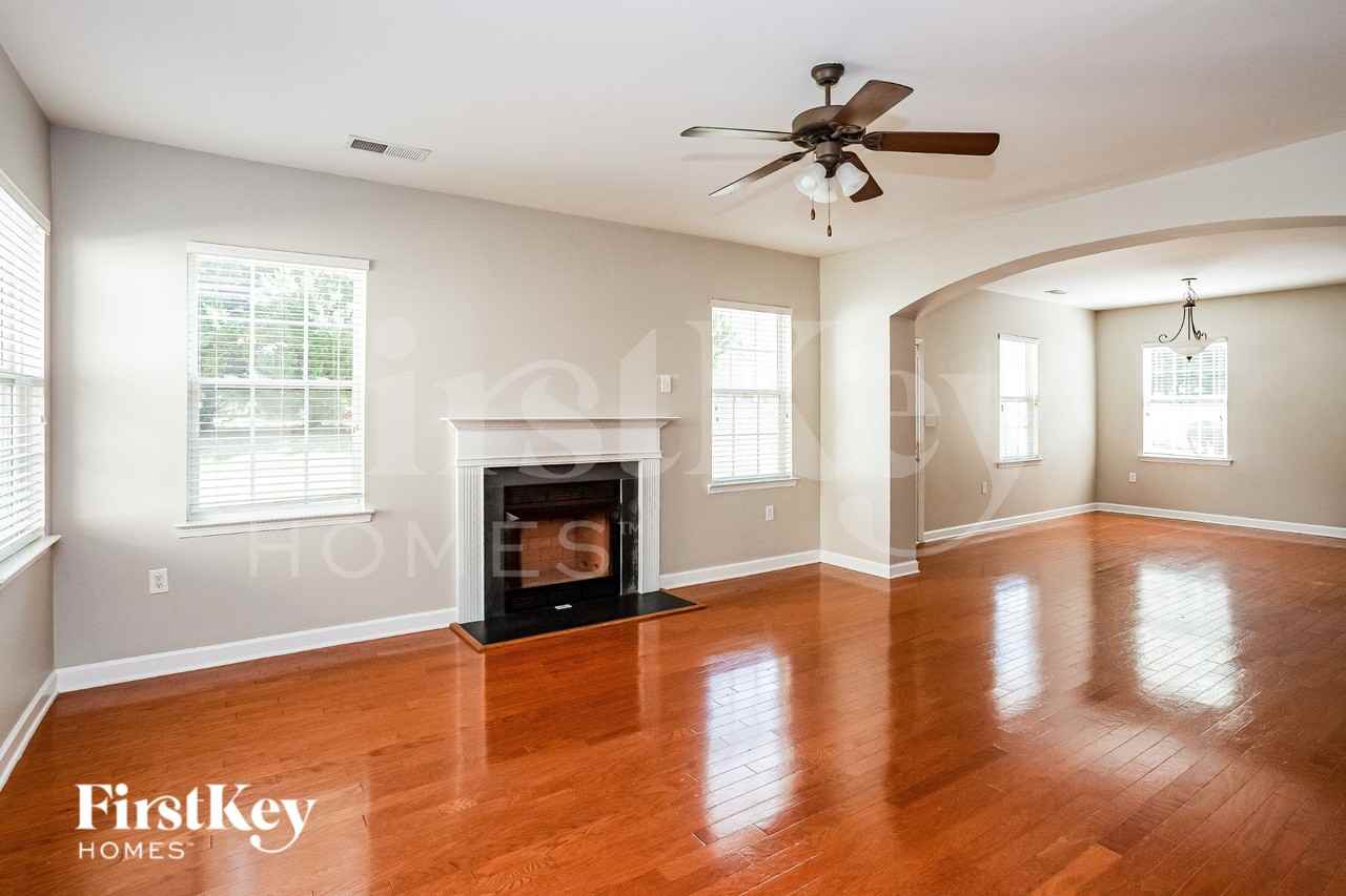 4210 High Shoals Dr - Photo 5 of 18