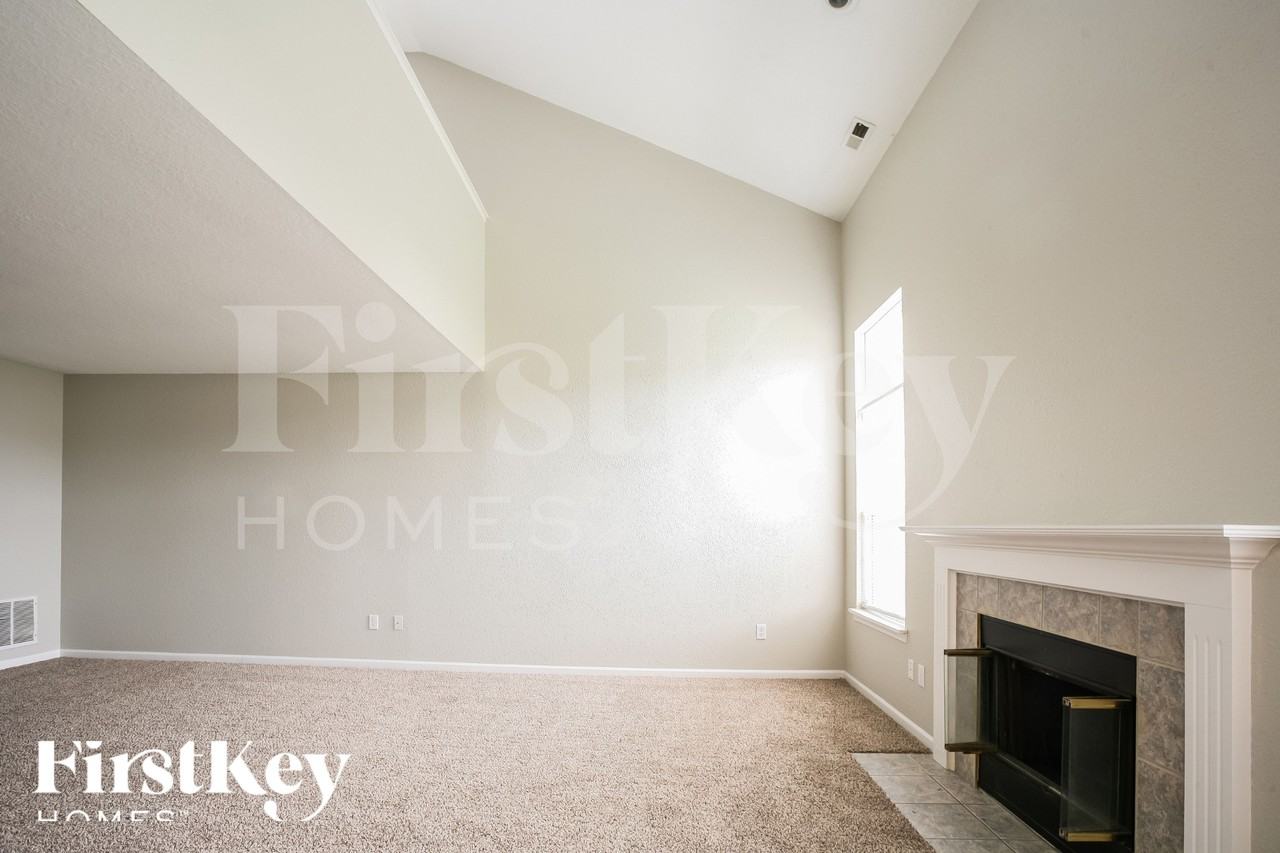 4327 Autumn Crest Ct - Photo 3 of 18