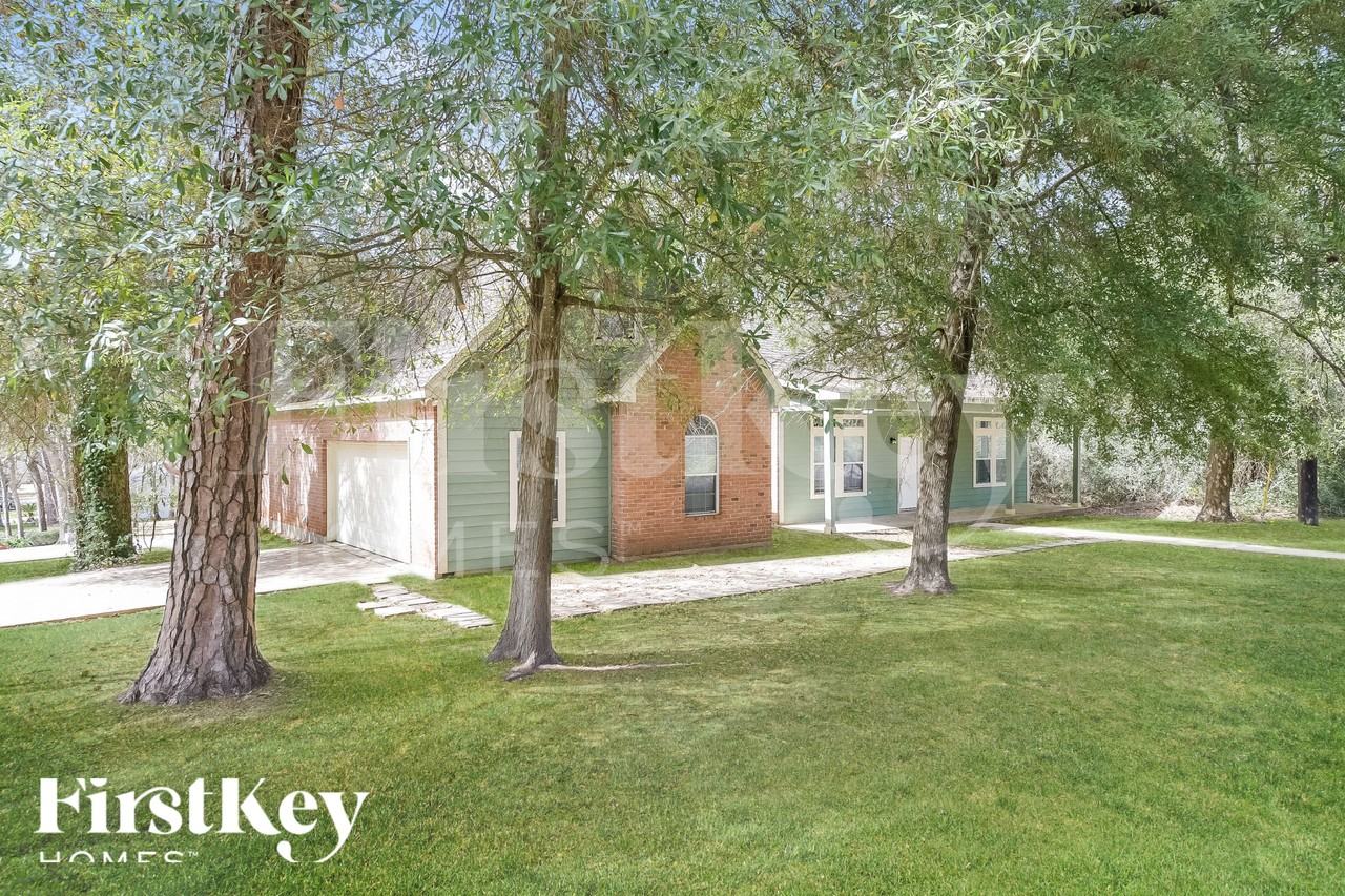 295 Cypress Dr - Photo 2 of 18