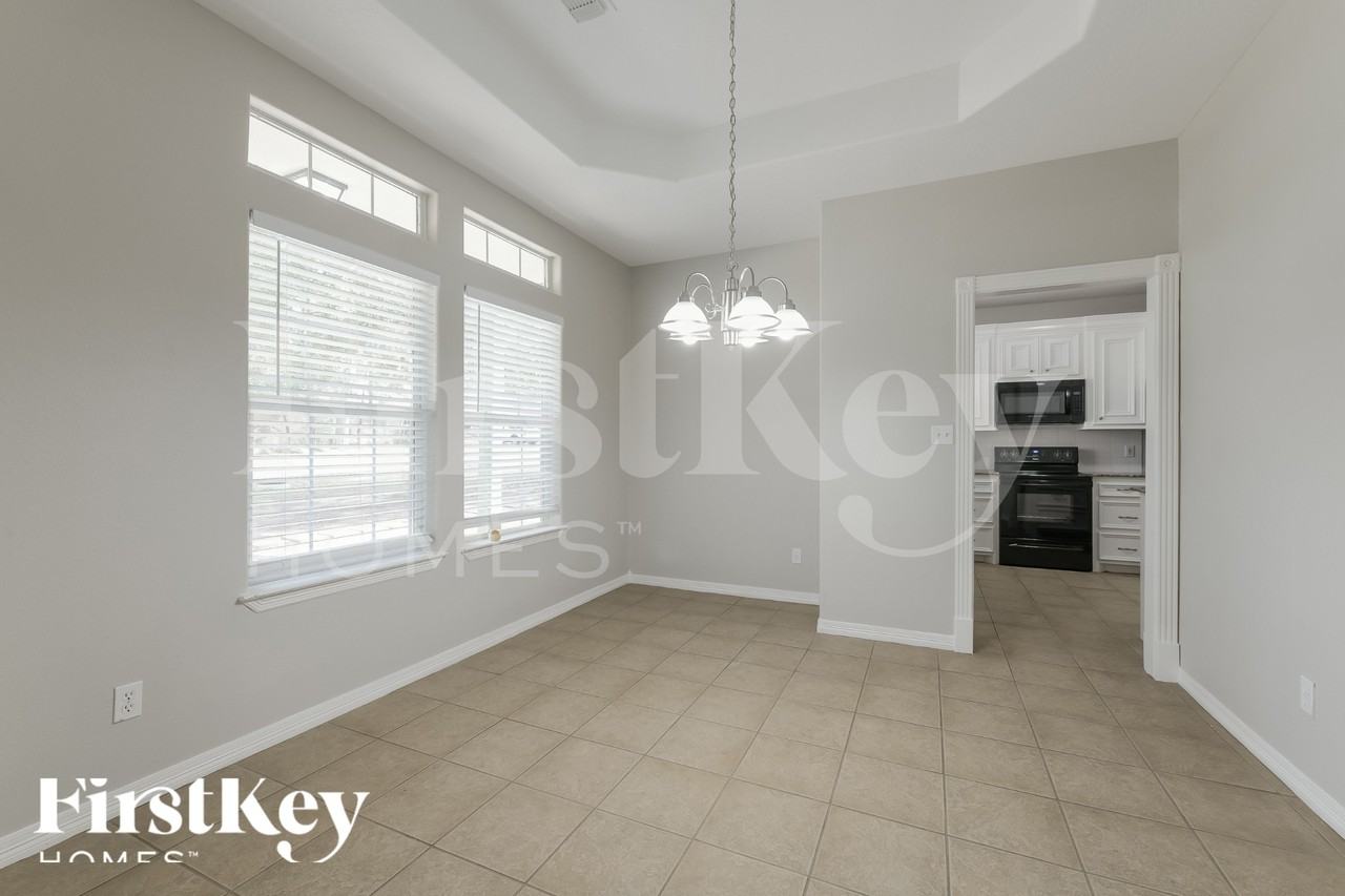 295 Cypress Dr - Photo 6 of 18