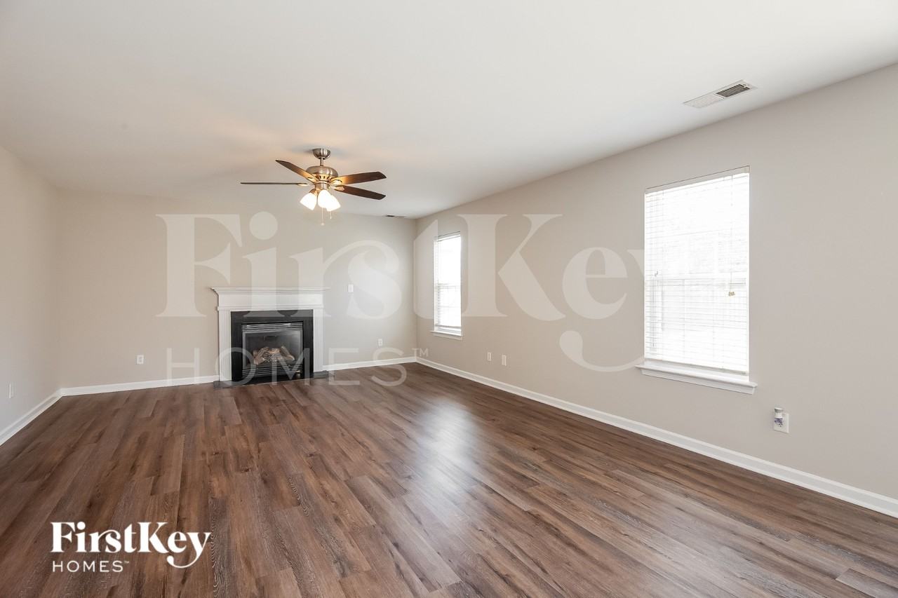 130 Rusty Nail Dr - Photo 2 of 18