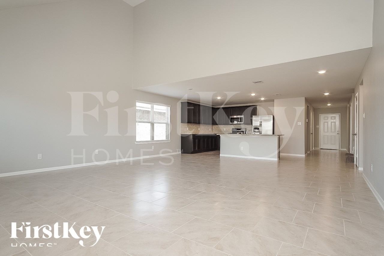 29018 Innes Park Pl - Photo 3 of 19
