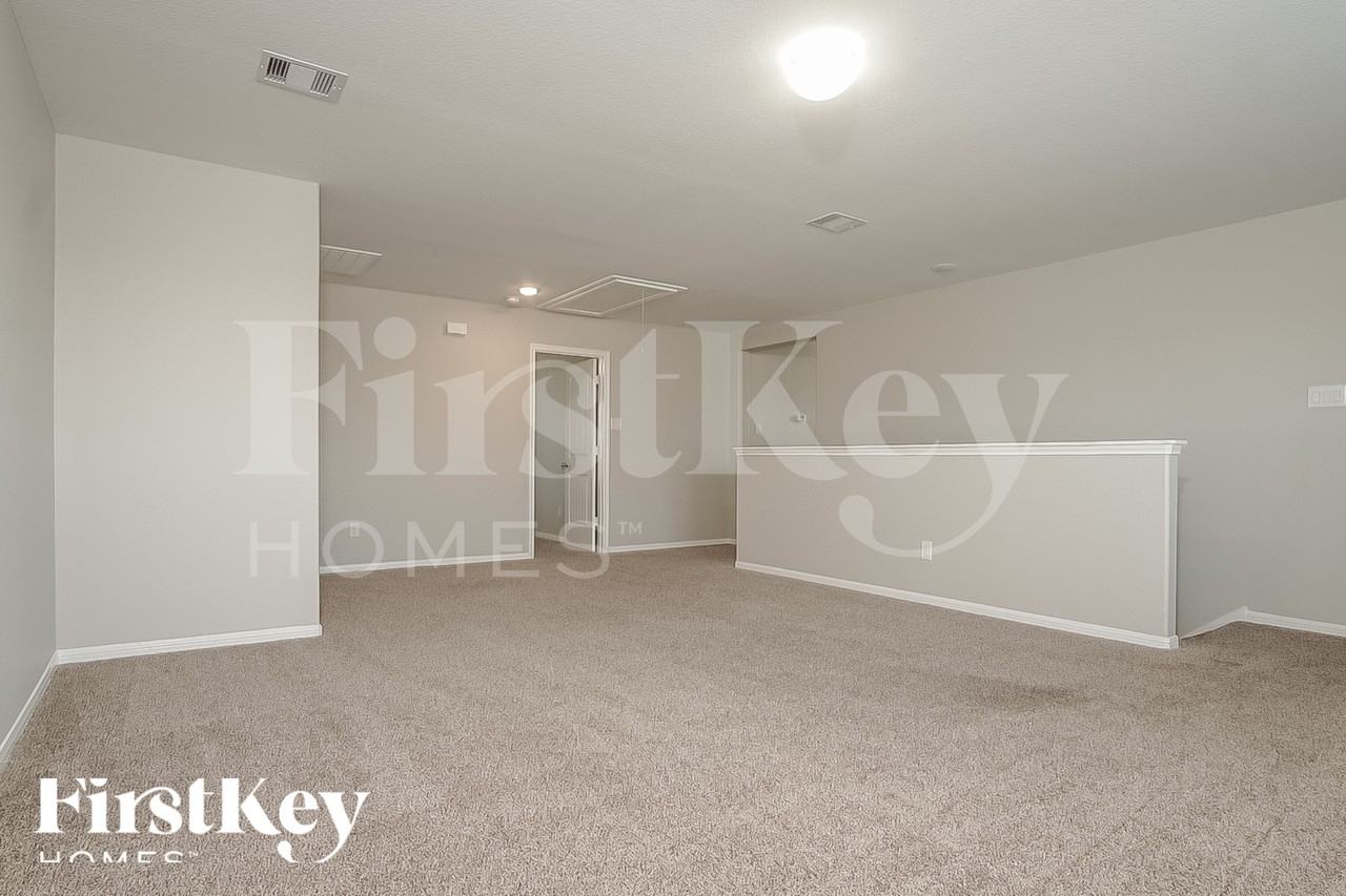 29018 Innes Park Pl - Photo 6 of 19
