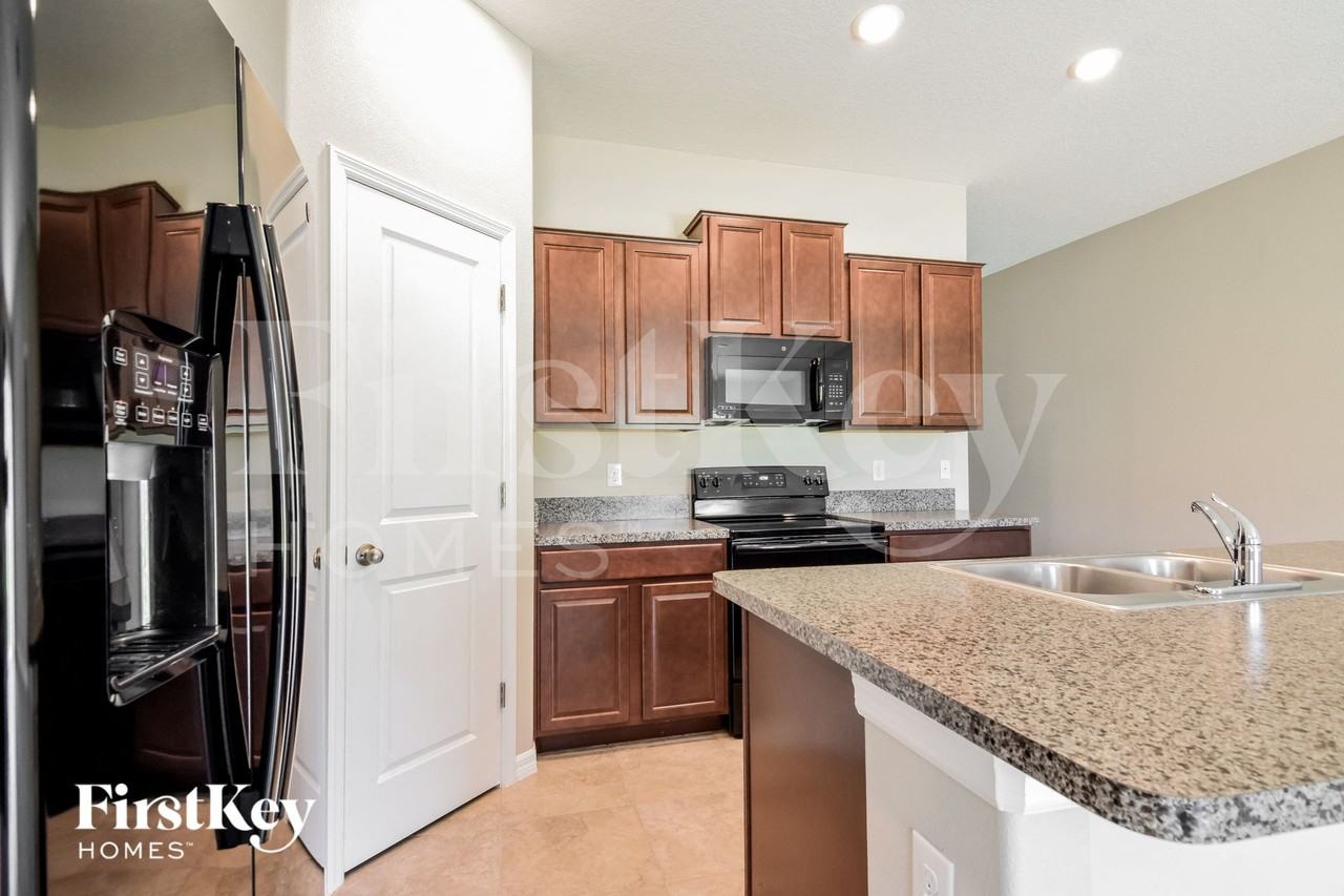 9620 Sage Creek Dr - Photo 6 of 15