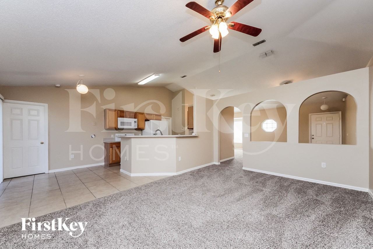 917 Delano Ct - Photo 4 of 15