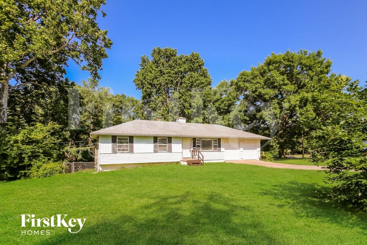 8700 E 87th St - Photo 2 of 15