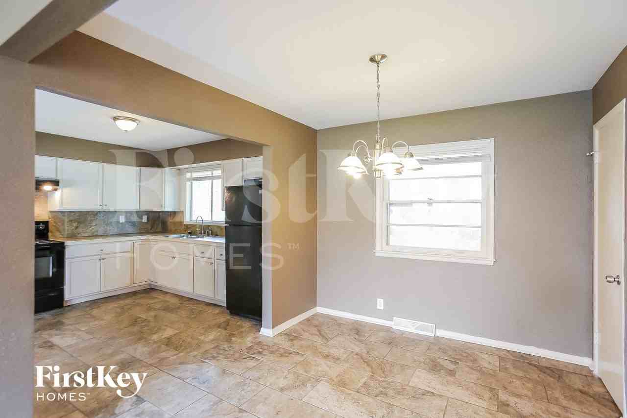 8700 E 87th St - Photo 6 of 15