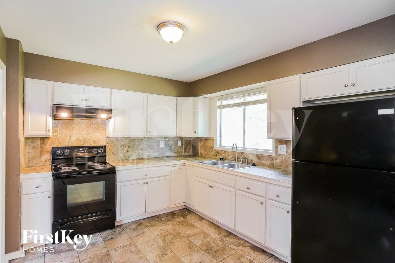 8700 E 87th St - Photo 7 of 15