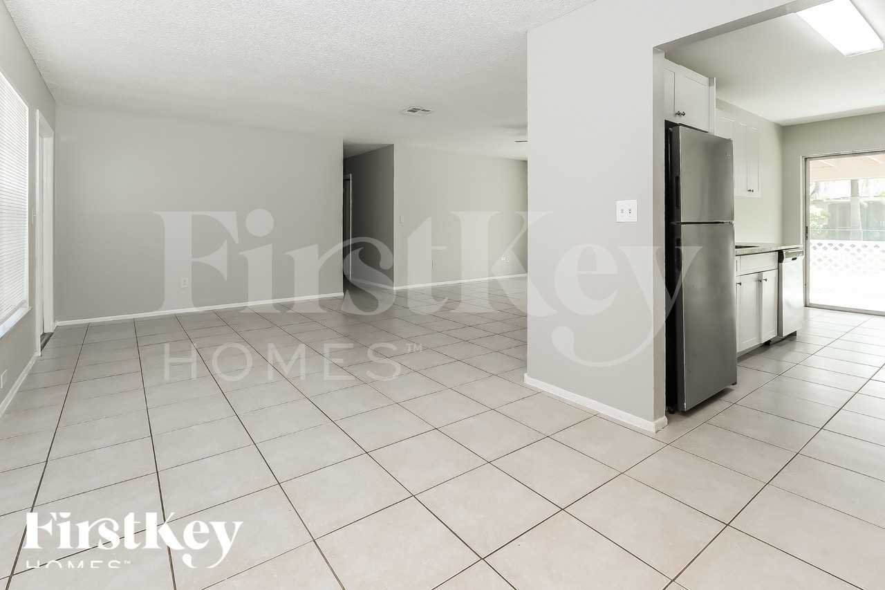 830 Royal Palm Beach Blvd - Photo 4 of 19