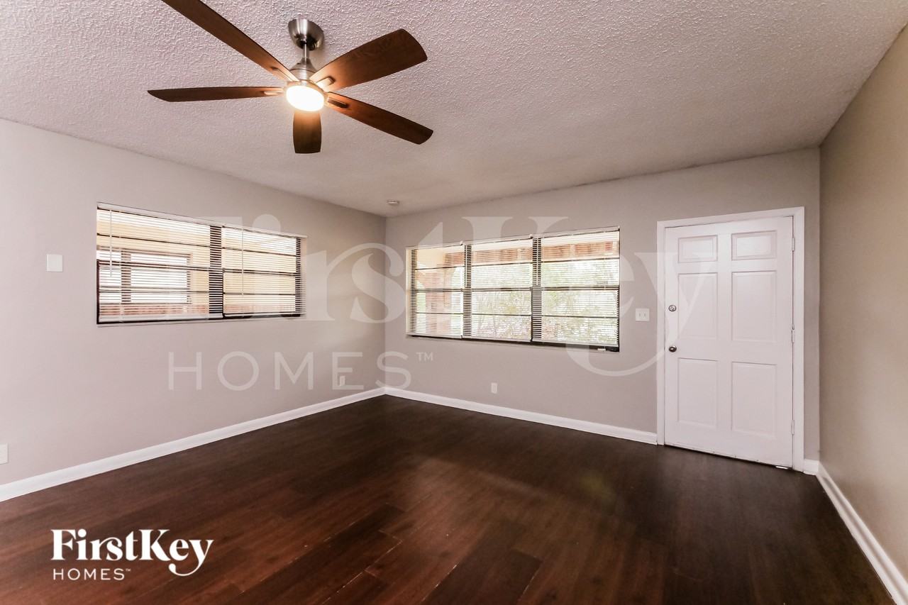 830 E Evanston Cir - Photo 2 of 20