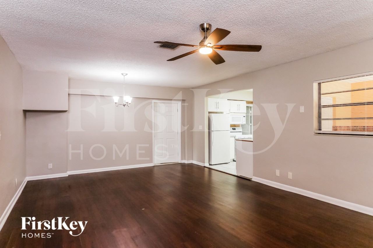 830 E Evanston Cir - Photo 5 of 20