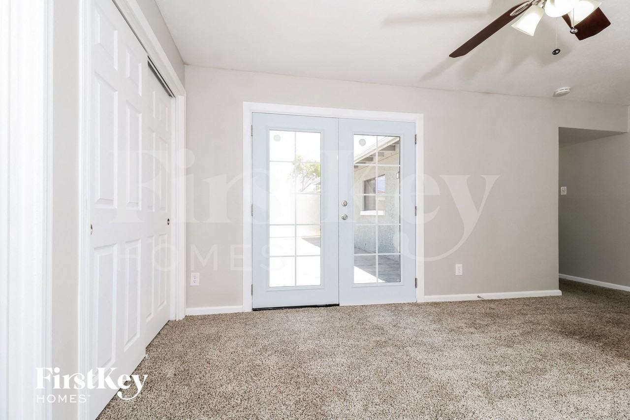 806 E El Caminito Dr - Photo 7 of 15