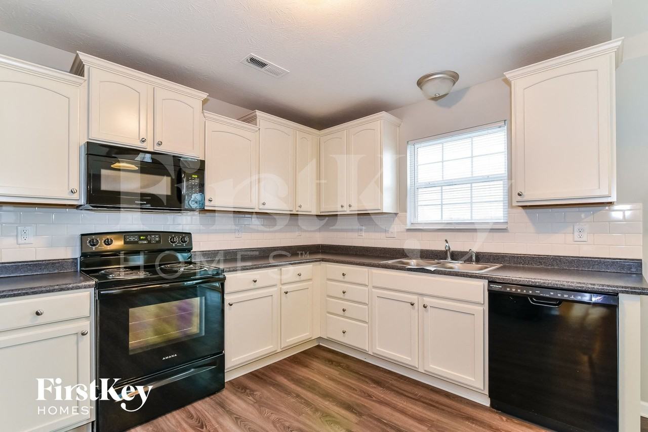 7530 Boundary Bay Ct - Photo 5 of 15