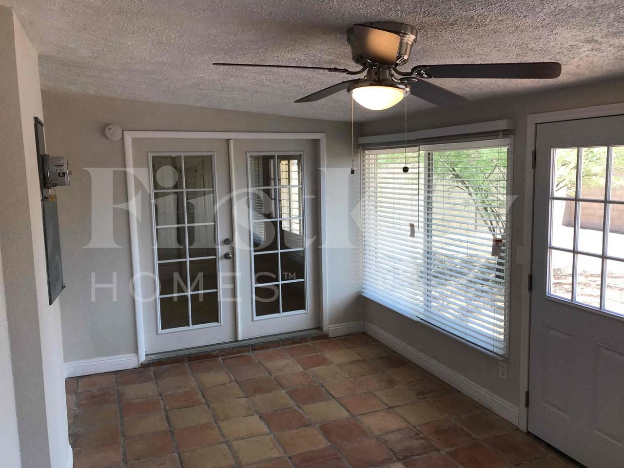 7427 E Mckinley St - Photo 4 of 24