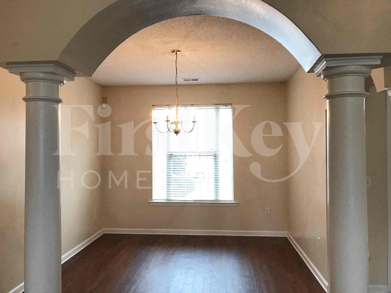 7142 Queens Crown Ct - Photo 4 of 19