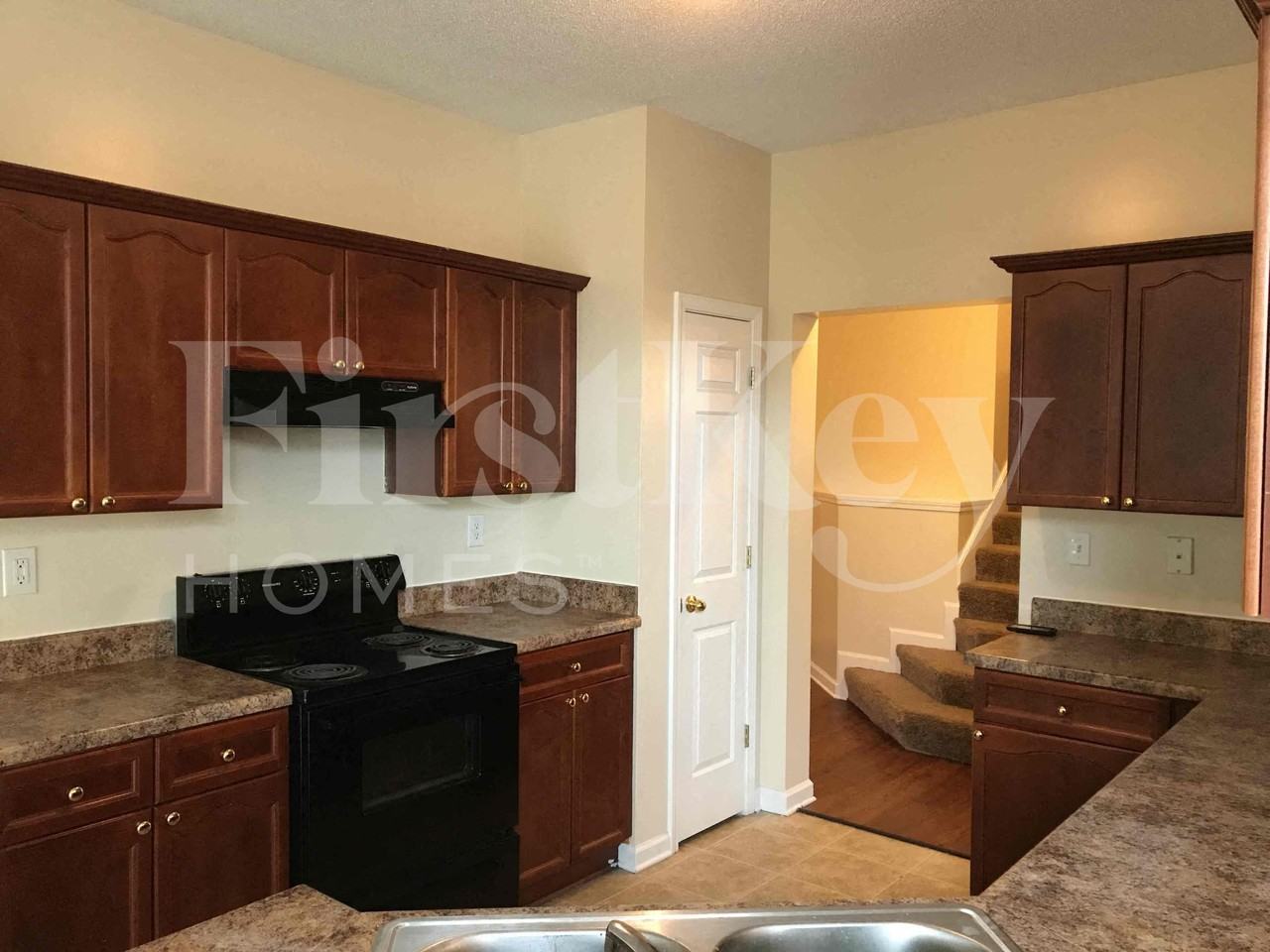 7142 Queens Crown Ct - Photo 5 of 19