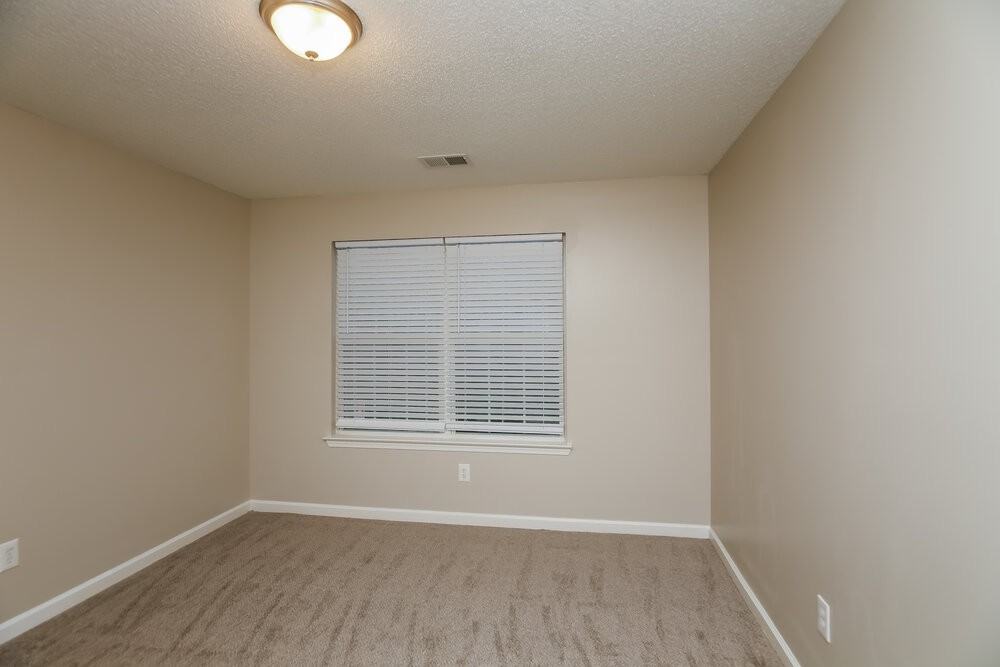 3010 Brookfield Dr - Photo 5 of 18