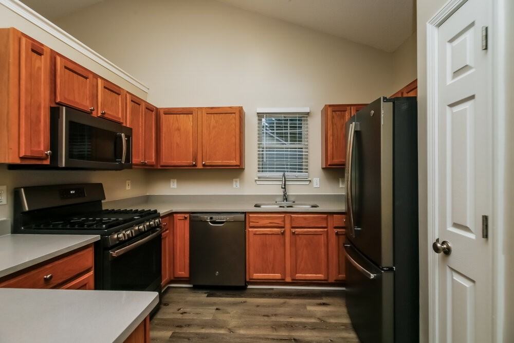 3010 Brookfield Dr - Photo 7 of 18