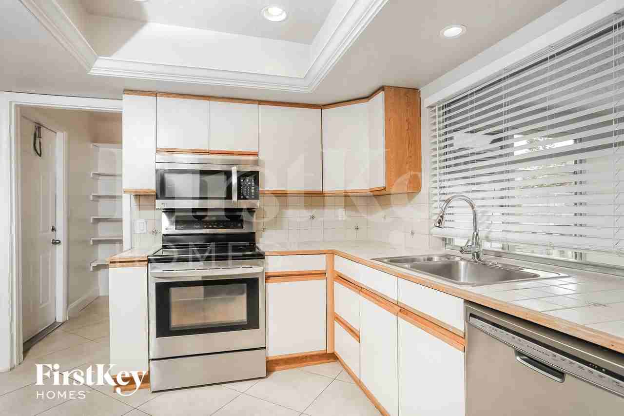 6119 Nw 18th Ct - Photo 6 of 15