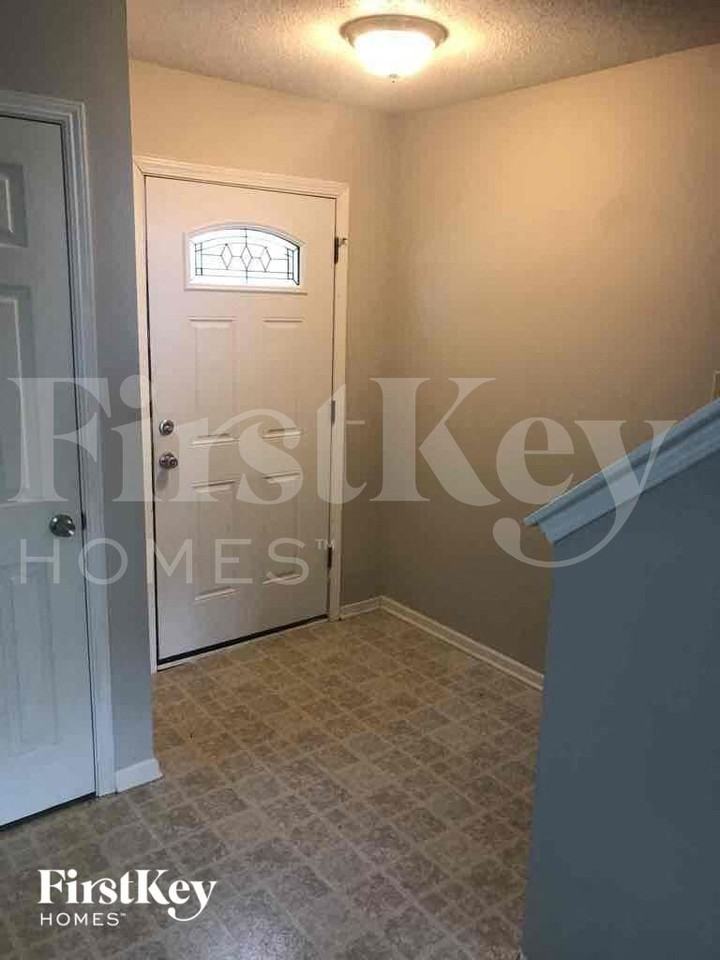 5702 N Jefferson Dr - Photo 2 of 19