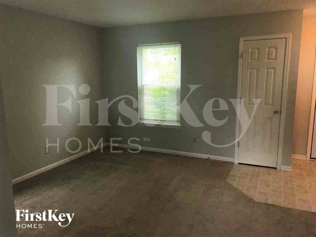 5702 N Jefferson Dr - Photo 3 of 19