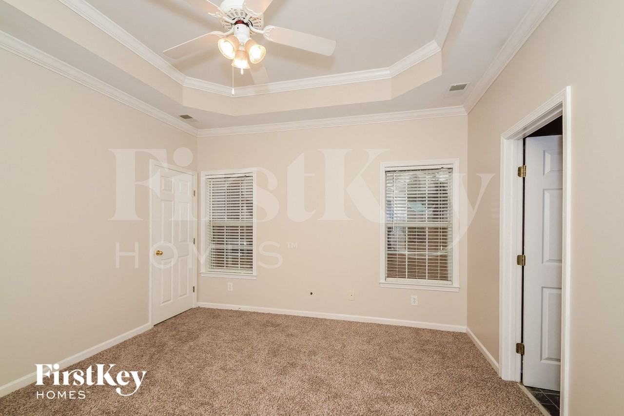 540 Enclave Cir - Photo 6 of 15