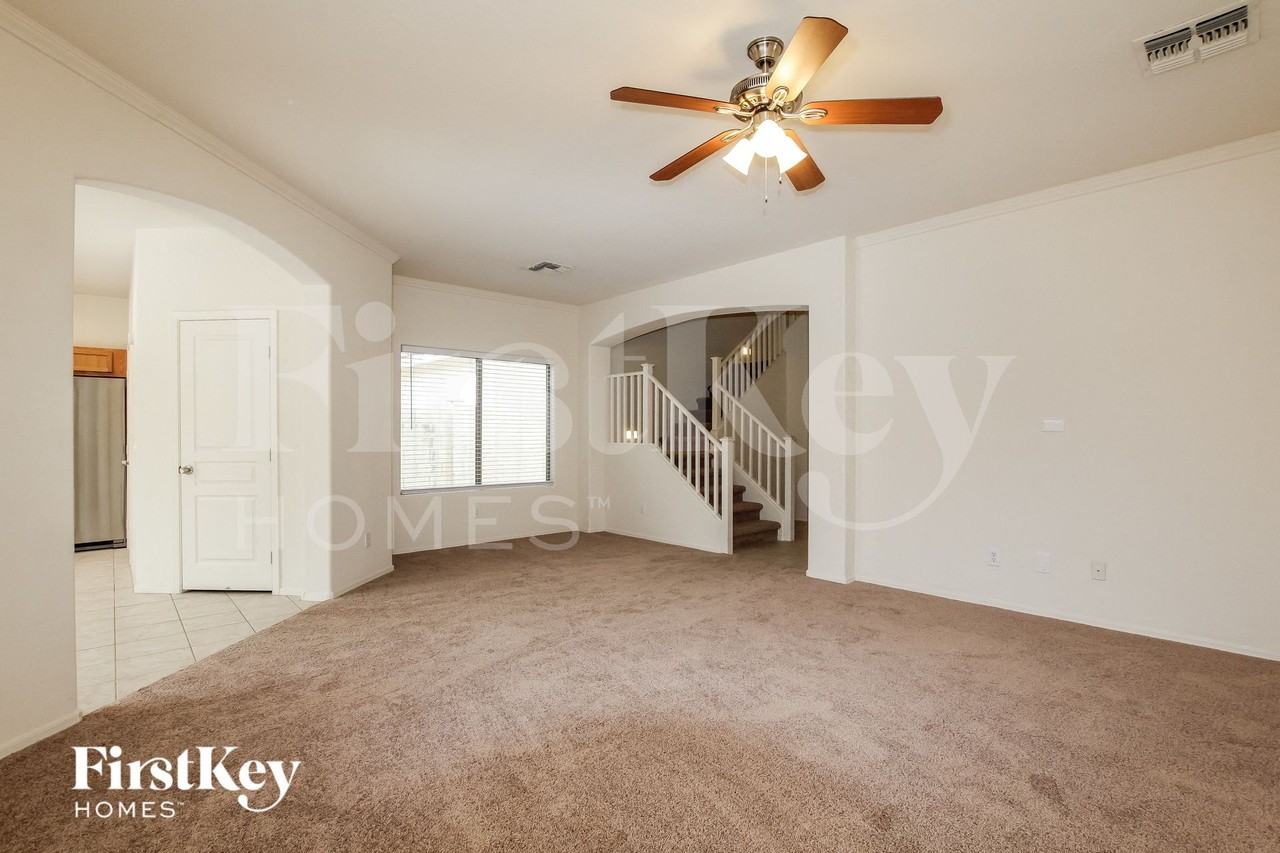 5157 W Laurel Ave - Photo 4 of 15