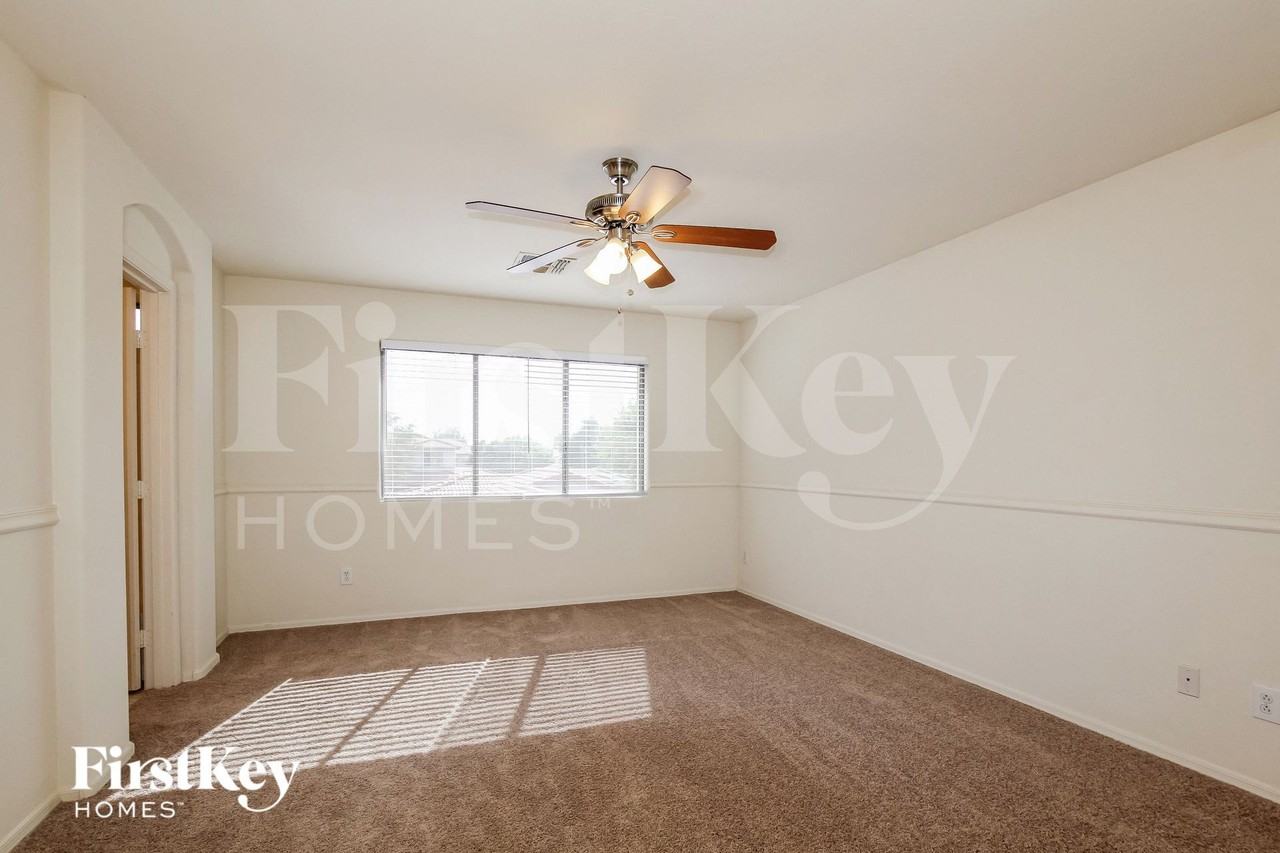 5157 W Laurel Ave - Photo 7 of 15