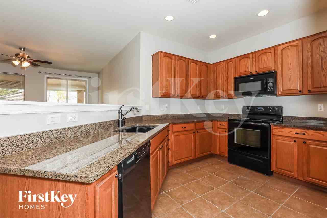 4954 E Odessa Dr - Photo 5 of 15