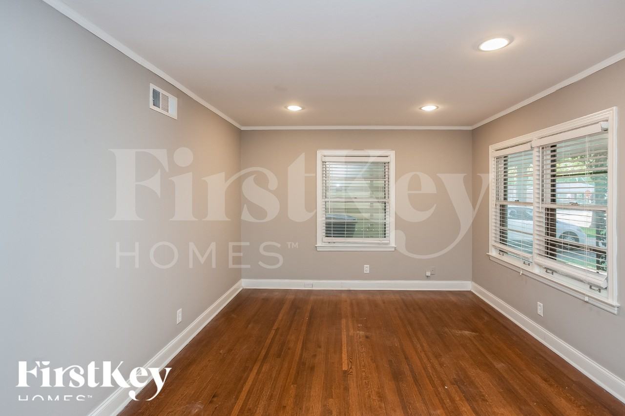 4549 Leatherwood Rd - Photo 4 of 18