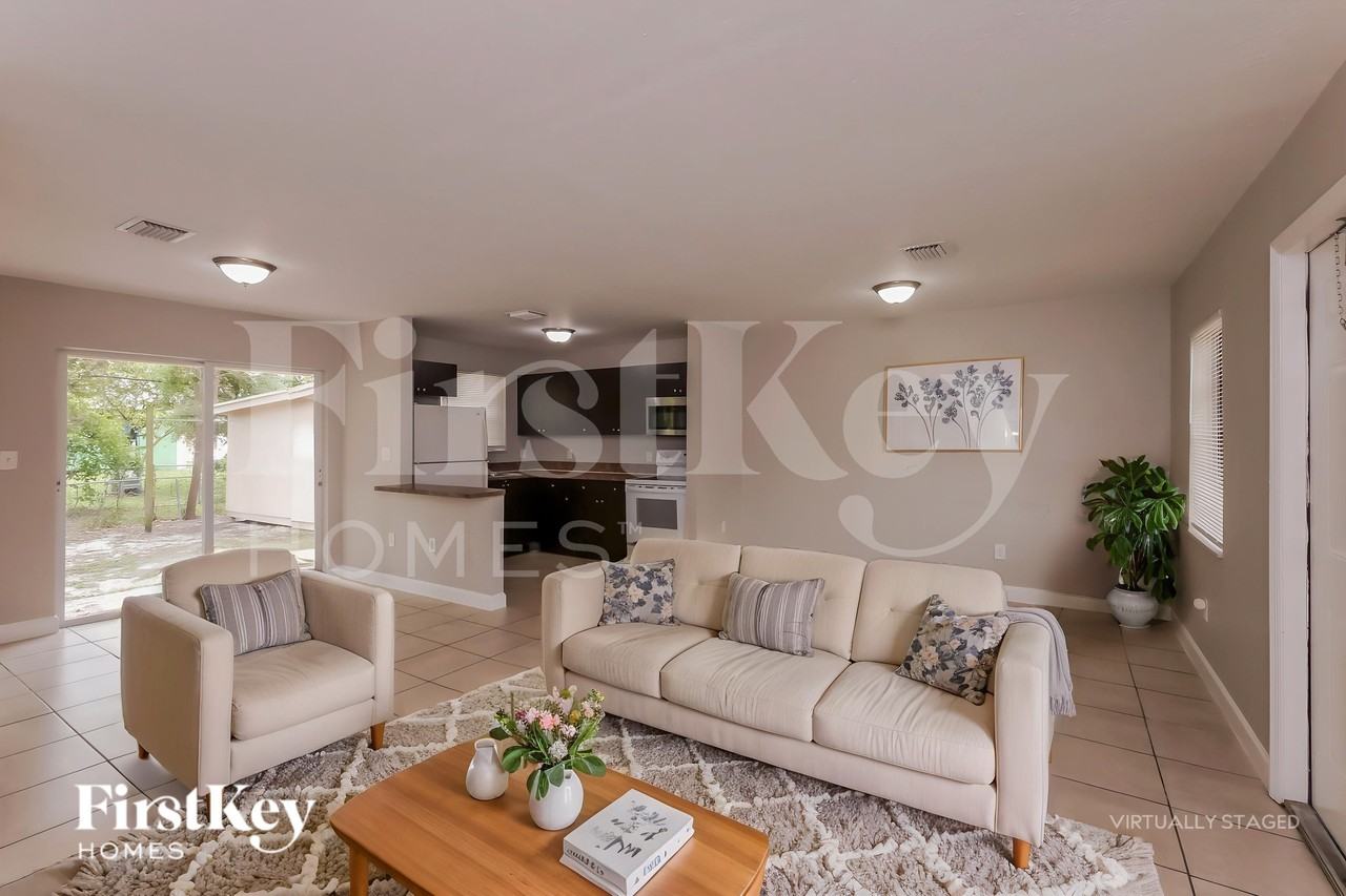 4444 Nw 179th Ter - Photo 3 of 19