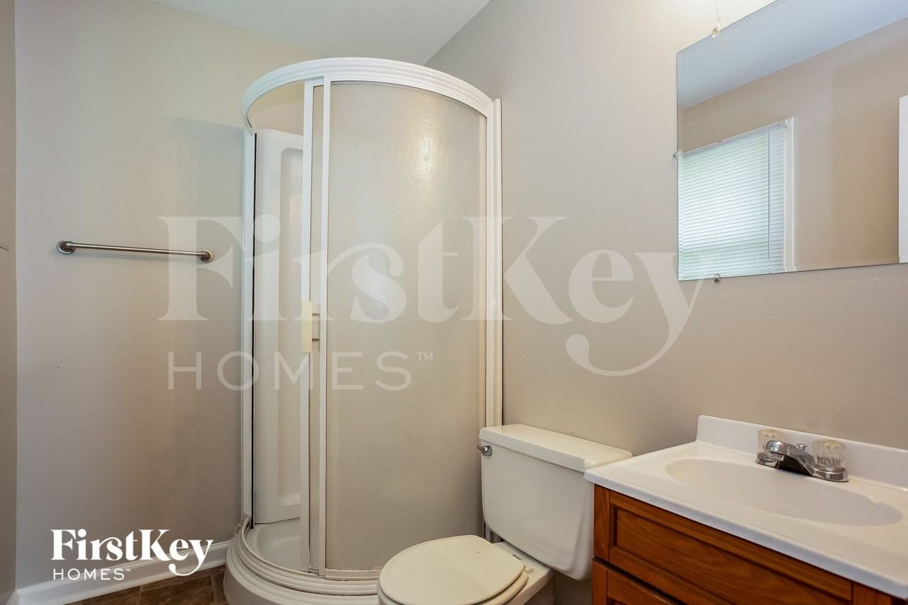 4438 Windsor Rd - Photo 6 of 15