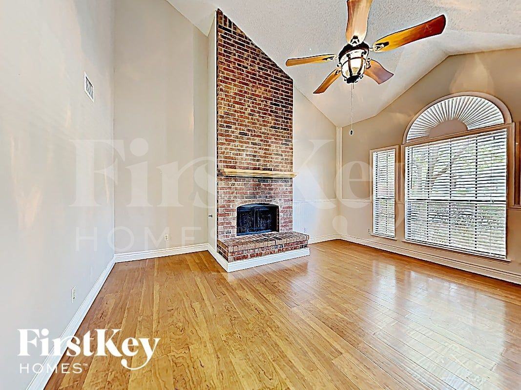 4338 Walsh Ln - Photo 2 of 18