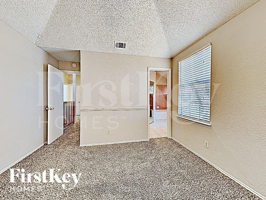 4338 Walsh Ln - Photo 7 of 18