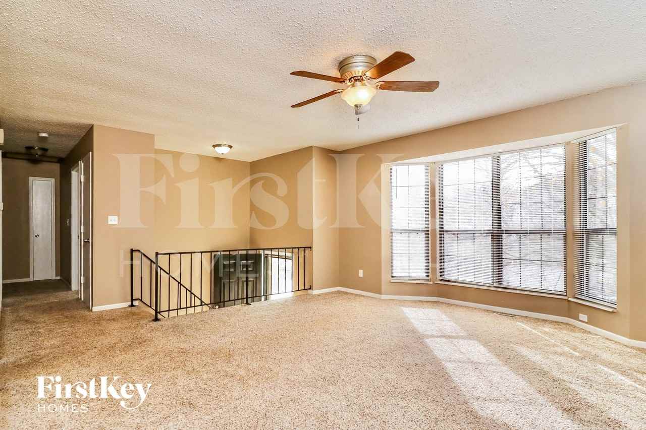 3958 Ryan Rd - Photo 4 of 15