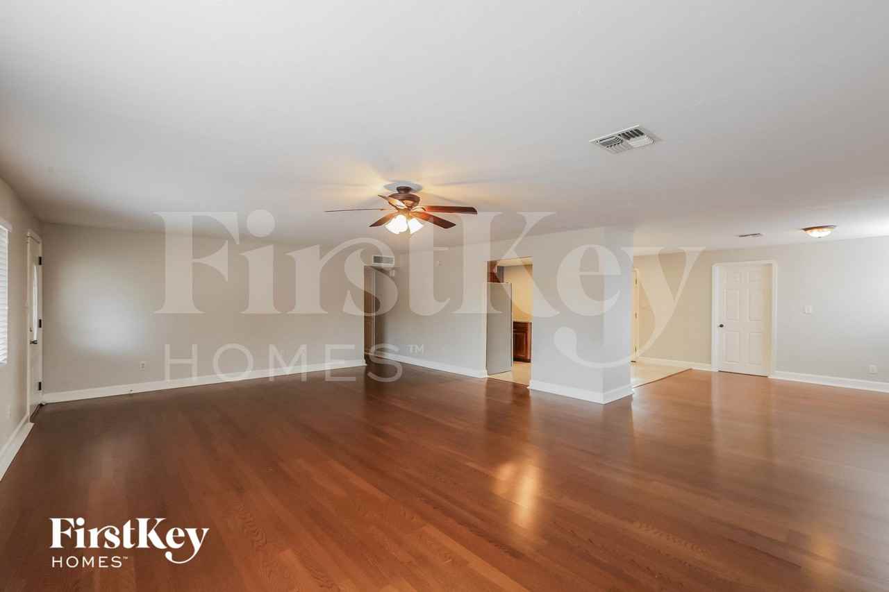 3827 E Friess Dr - Photo 5 of 15