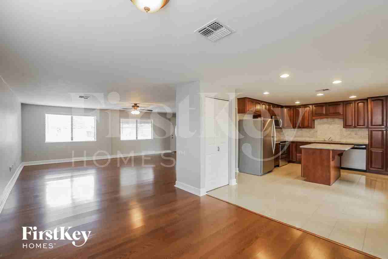 3827 E Friess Dr - Photo 6 of 15