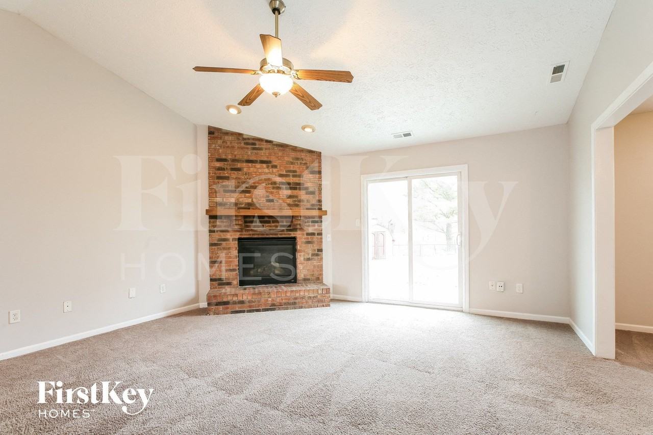 3758 Cardiff Ct - Photo 4 of 15