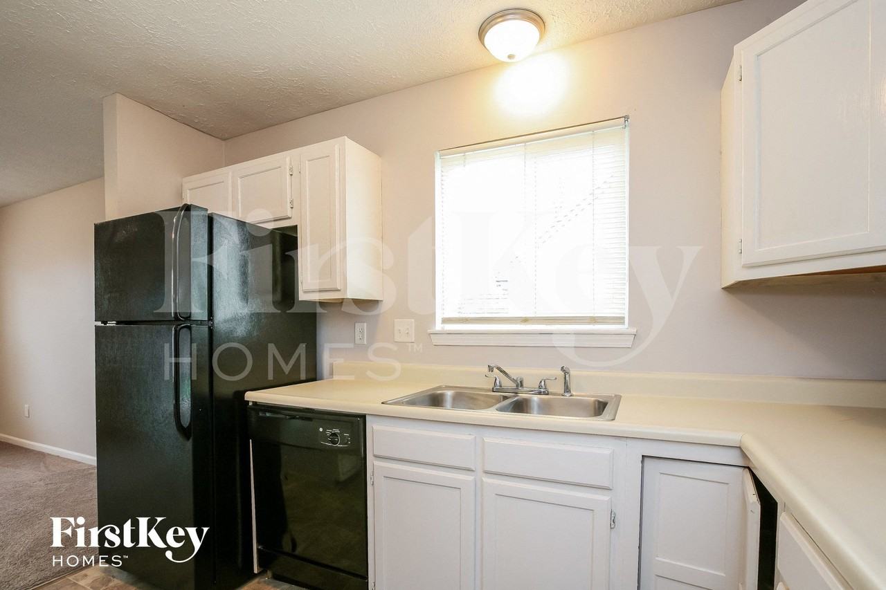 3758 Cardiff Ct - Photo 6 of 15