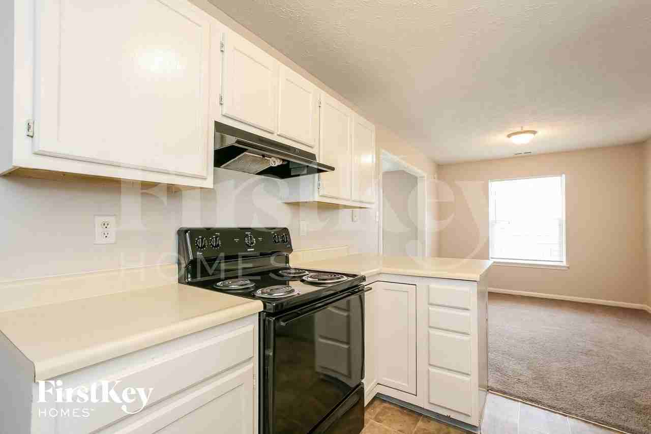 3758 Cardiff Ct - Photo 7 of 15