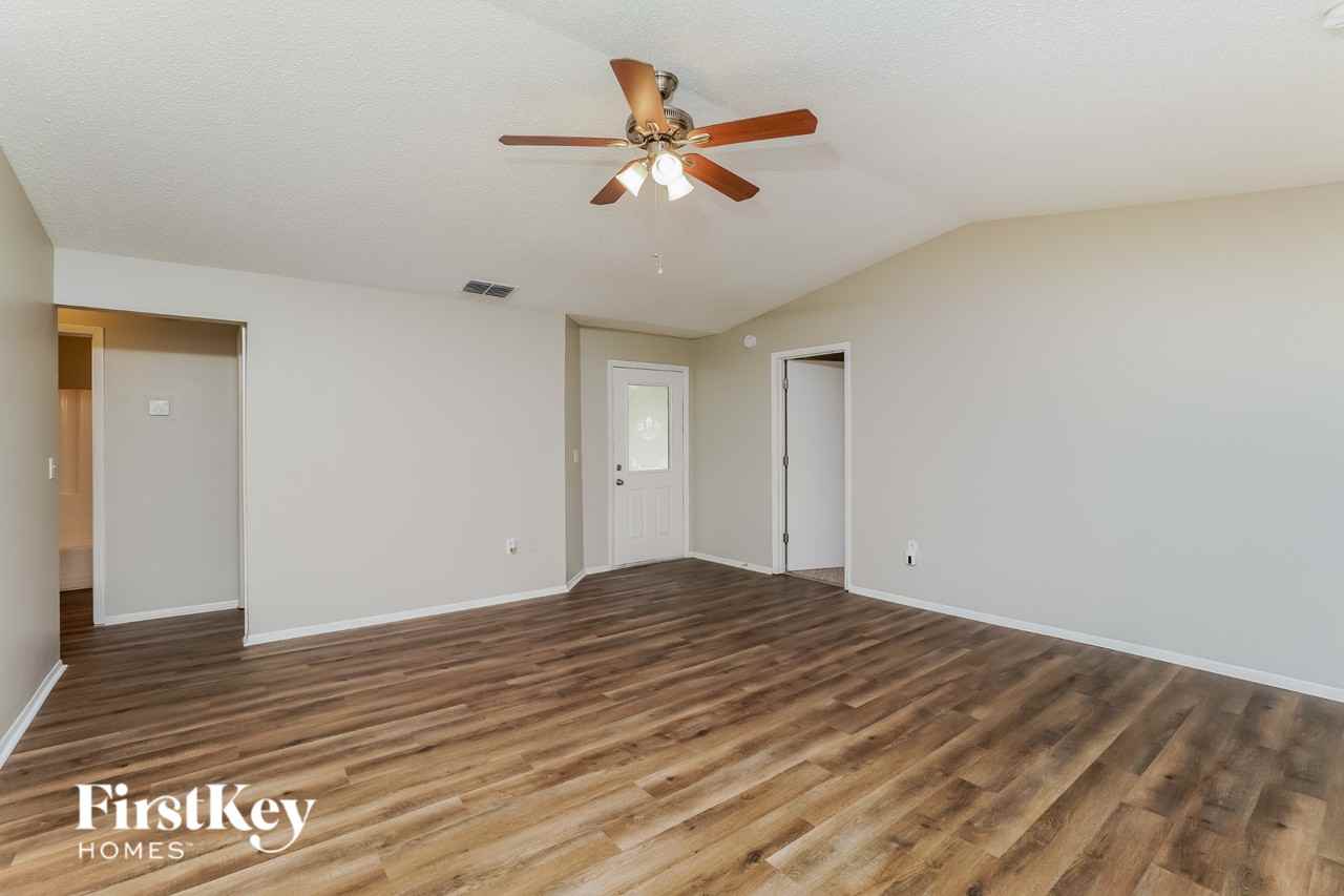 3753 Willow Wisp Dr N - Photo 2 of 15