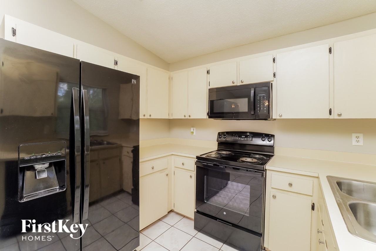 3753 Willow Wisp Dr N - Photo 5 of 15