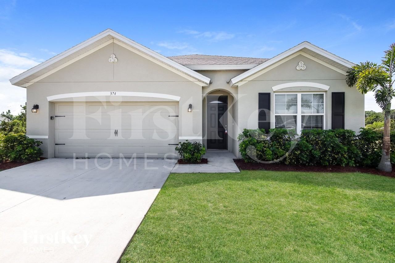 374 Sauders Rd Se - Photo 2 of 15