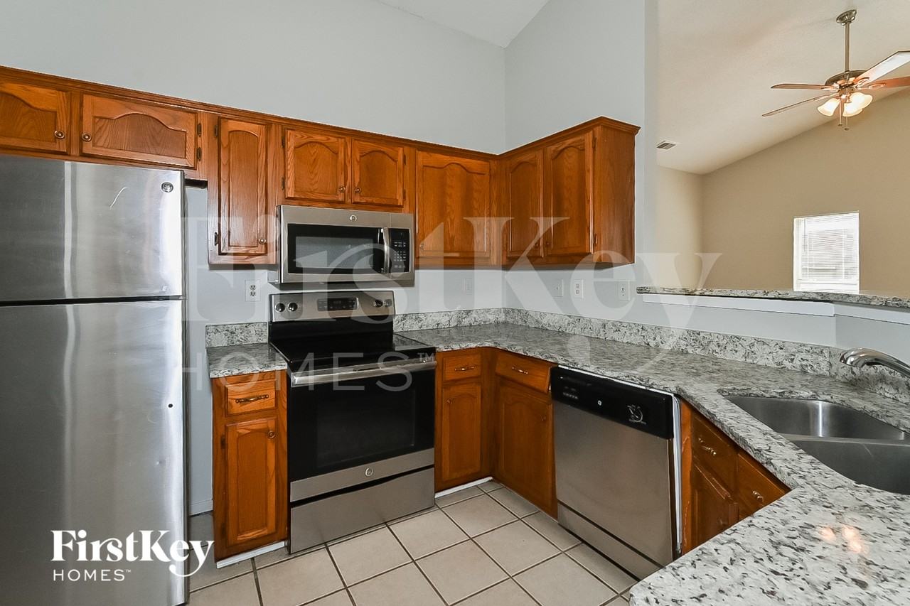 3431 Golden Oaks Dr - Photo 4 of 15